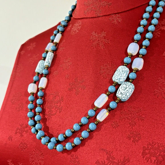Single Strand Blue White & Gold Beaded Necklace Vintage Art Glass Opalescent - Picture 4 of 10